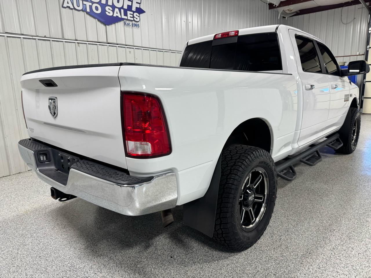 RAM 2500 SLT 4x4 Crew Cab 6'4" Box 2017