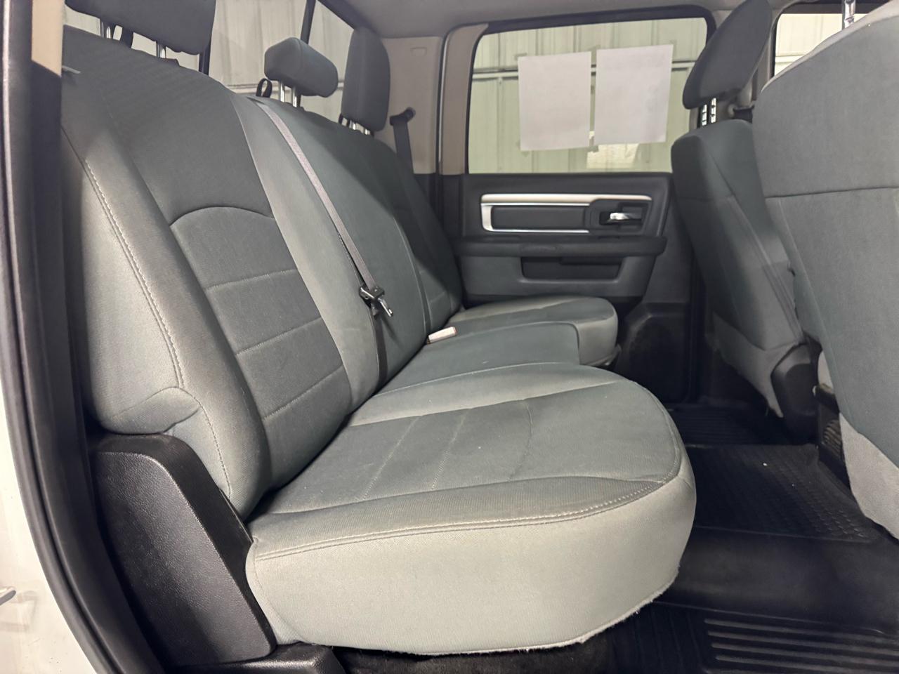 RAM 2500 SLT 4x4 Crew Cab 6'4" Box 2017