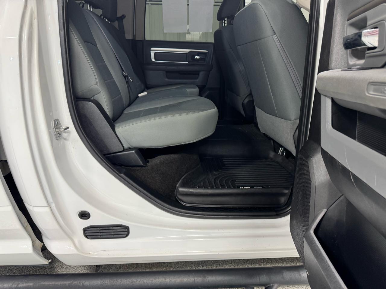 RAM 2500 SLT 4x4 Crew Cab 6'4" Box 2017