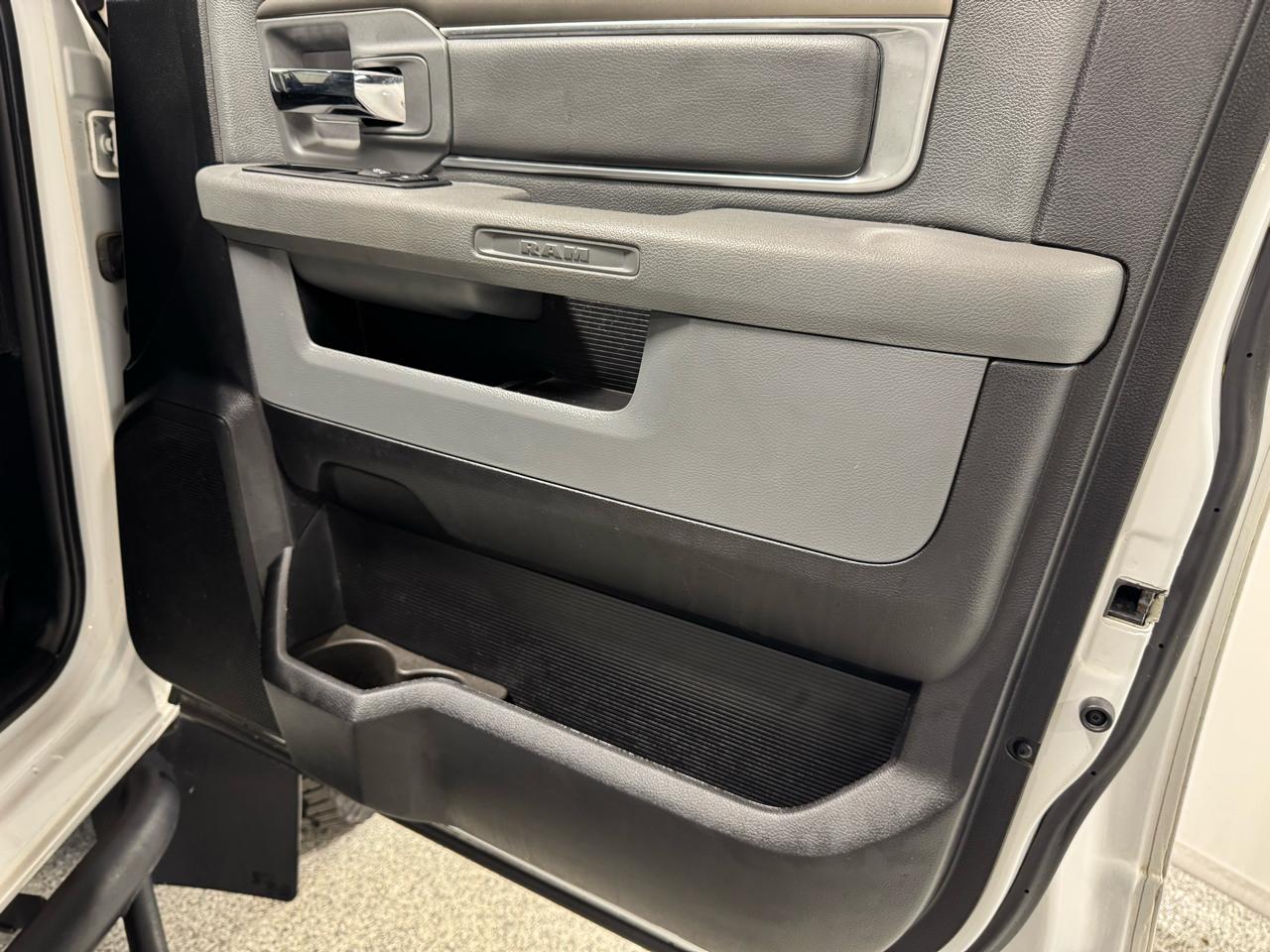 RAM 2500 SLT 4x4 Crew Cab 6'4" Box 2017