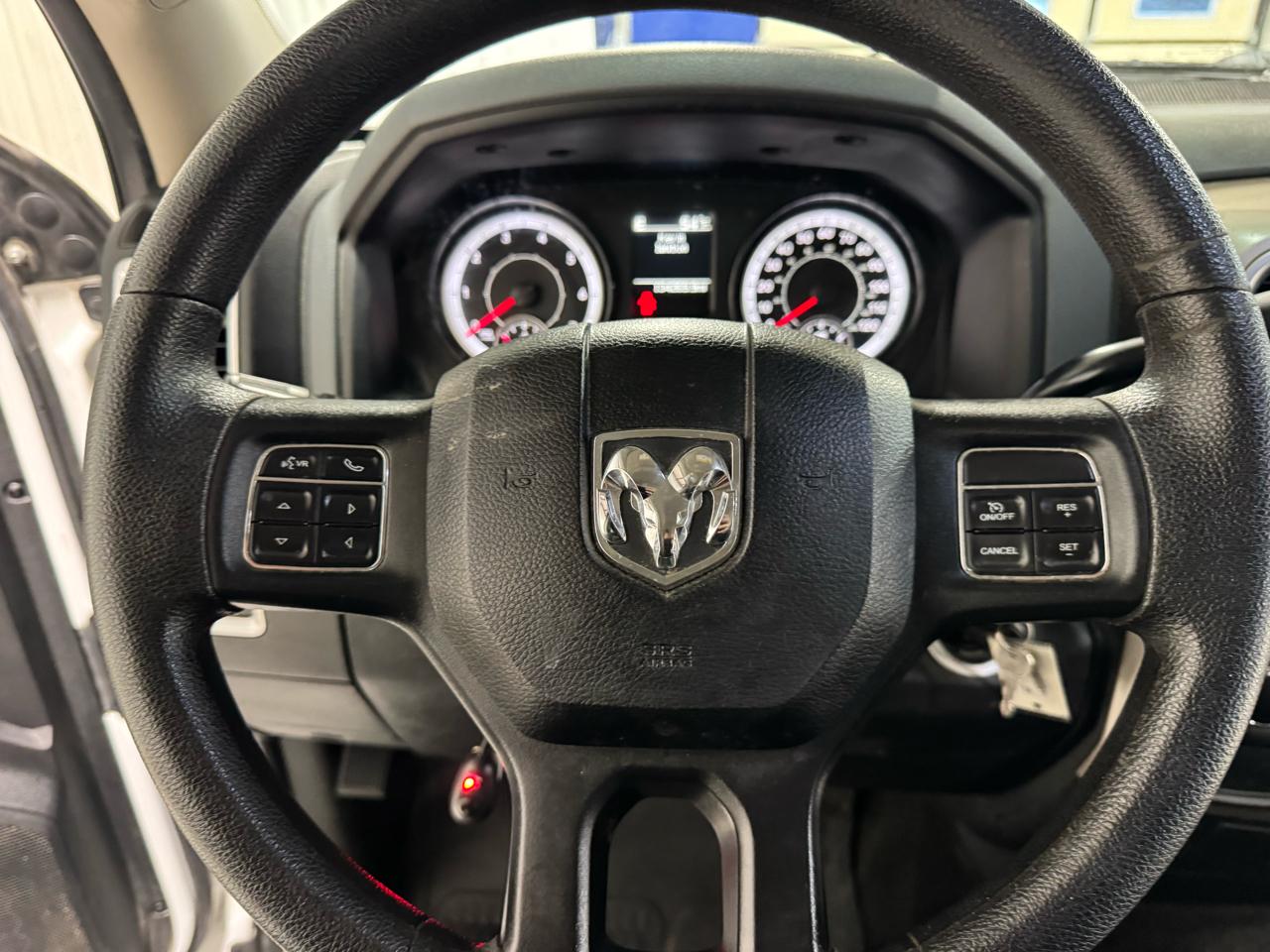 RAM 2500 SLT 4x4 Crew Cab 6'4" Box 2017