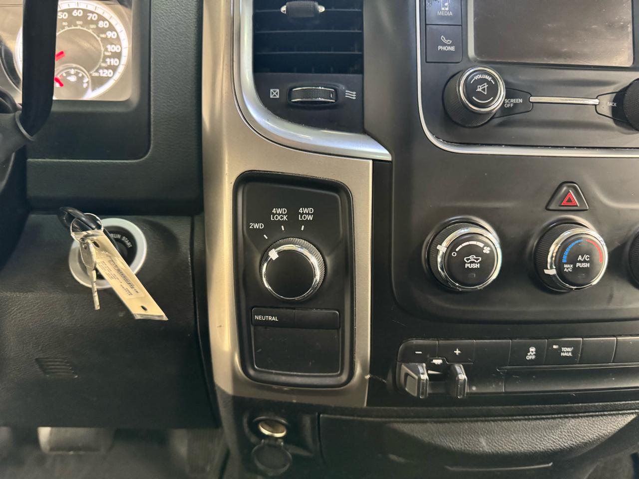 RAM 2500 SLT 4x4 Crew Cab 6'4" Box 2017