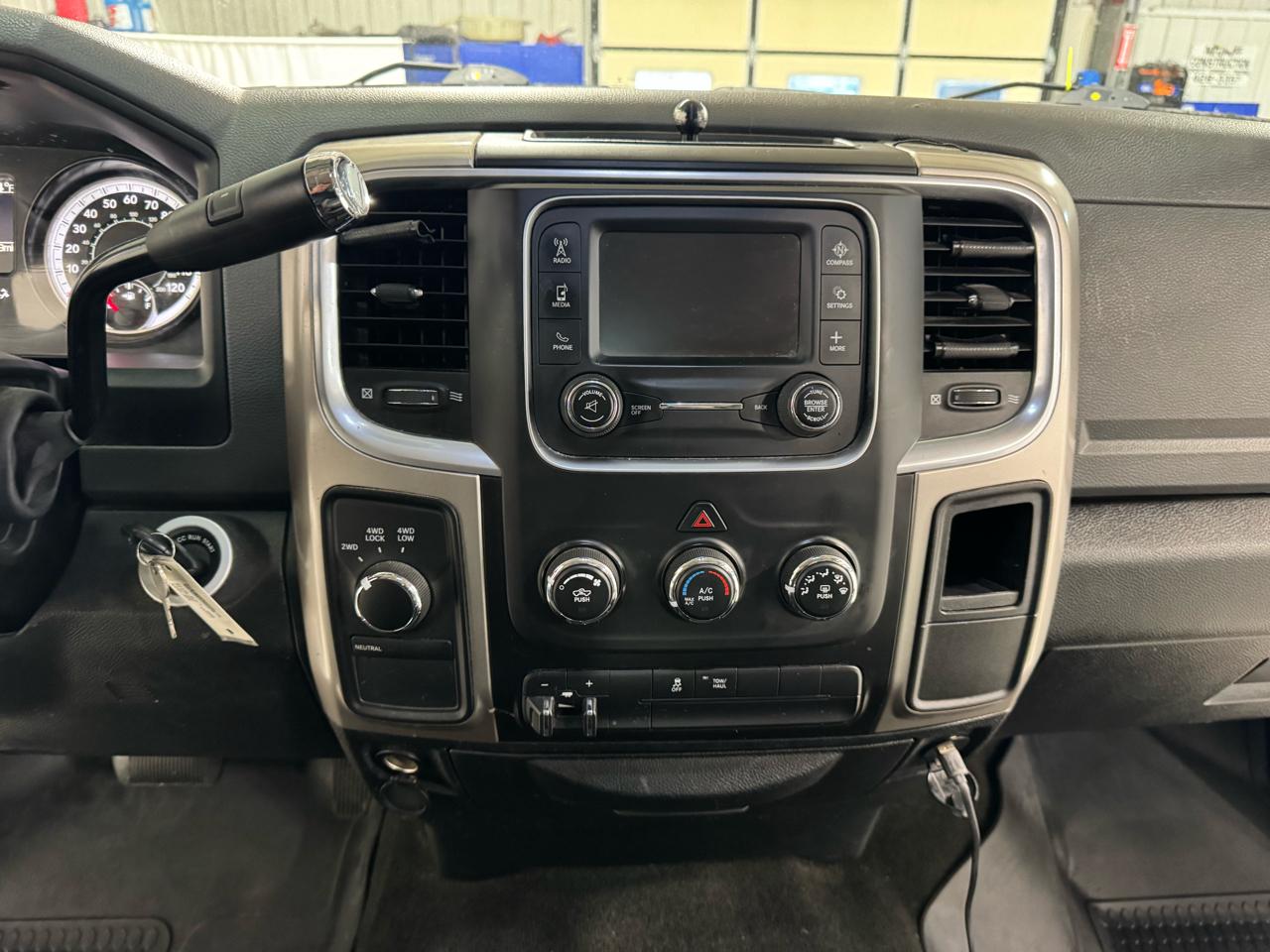 RAM 2500 SLT 4x4 Crew Cab 6'4" Box 2017