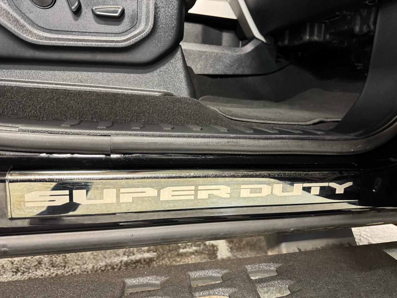Ford Super Duty F-250 SRW Lariat 4WD Crew Cab 6.75' Box 2020