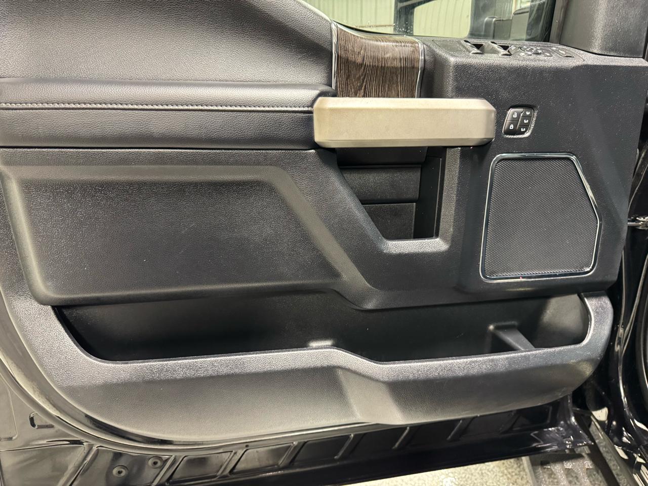 Ford Super Duty F-250 SRW Lariat 4WD Crew Cab 6.75' Box 2020