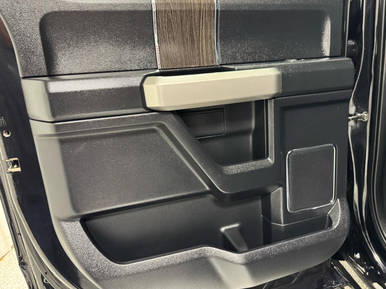 Ford Super Duty F-250 SRW Lariat 4WD Crew Cab 6.75' Box 2020