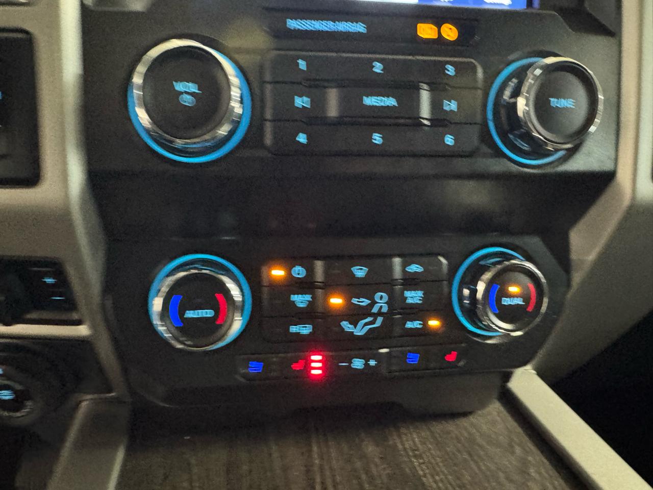 Ford Super Duty F-250 SRW Lariat 4WD Crew Cab 6.75' Box 2020