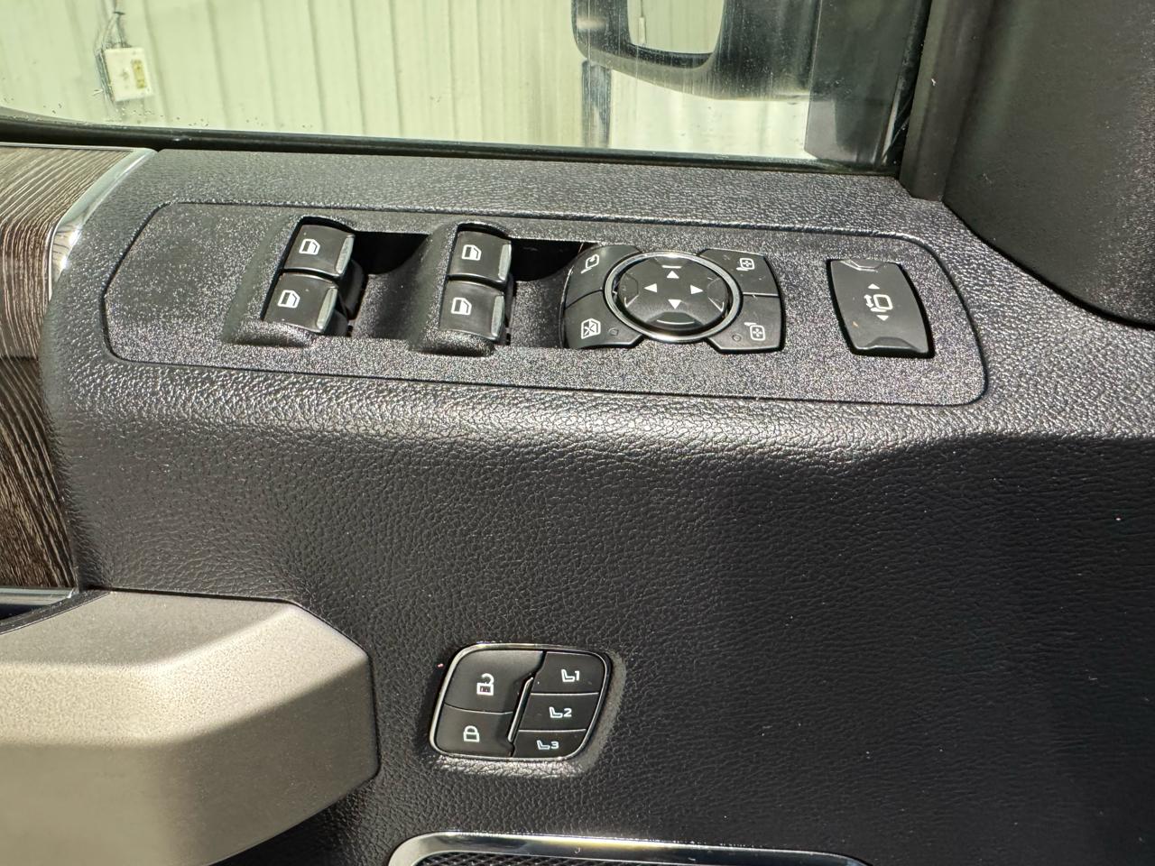 Ford Super Duty F-250 SRW Lariat 4WD Crew Cab 6.75' Box 2020