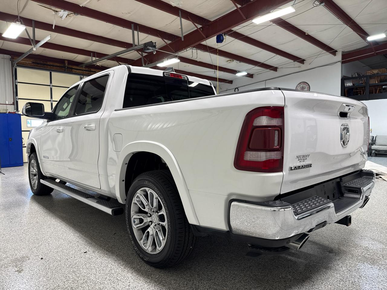 RAM 1500 Laramie 4x4 Crew Cab 5'7" Box 2022