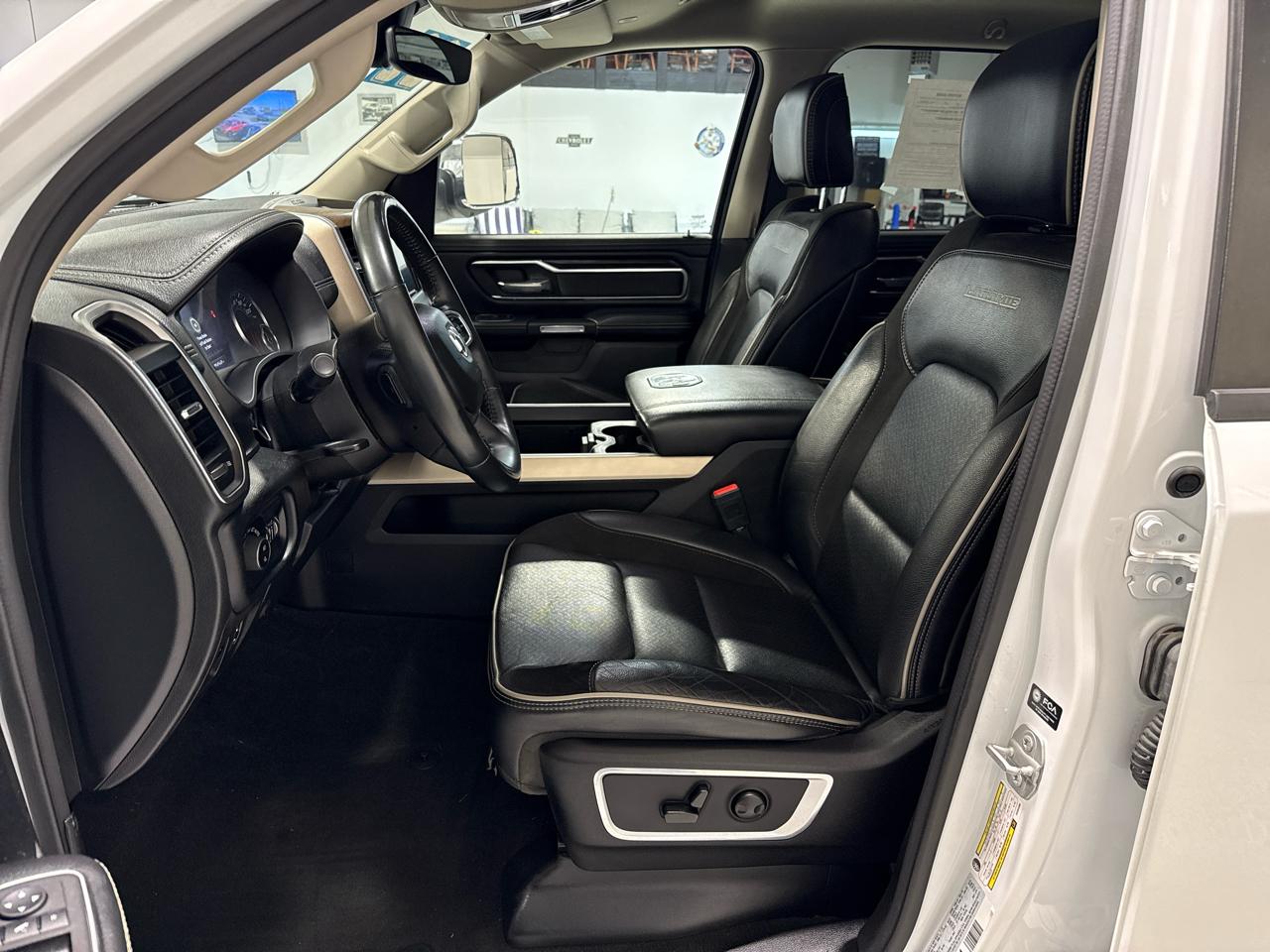 RAM 1500 Laramie 4x4 Crew Cab 5'7" Box 2022