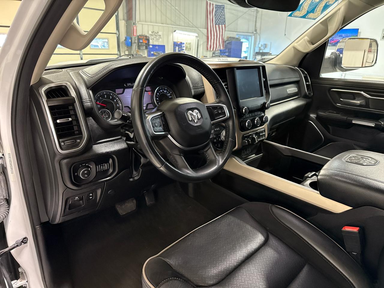 RAM 1500 Laramie 4x4 Crew Cab 5'7" Box 2022