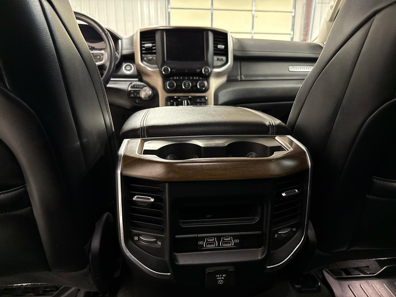 RAM 1500 Laramie 4x4 Crew Cab 5'7" Box 2022