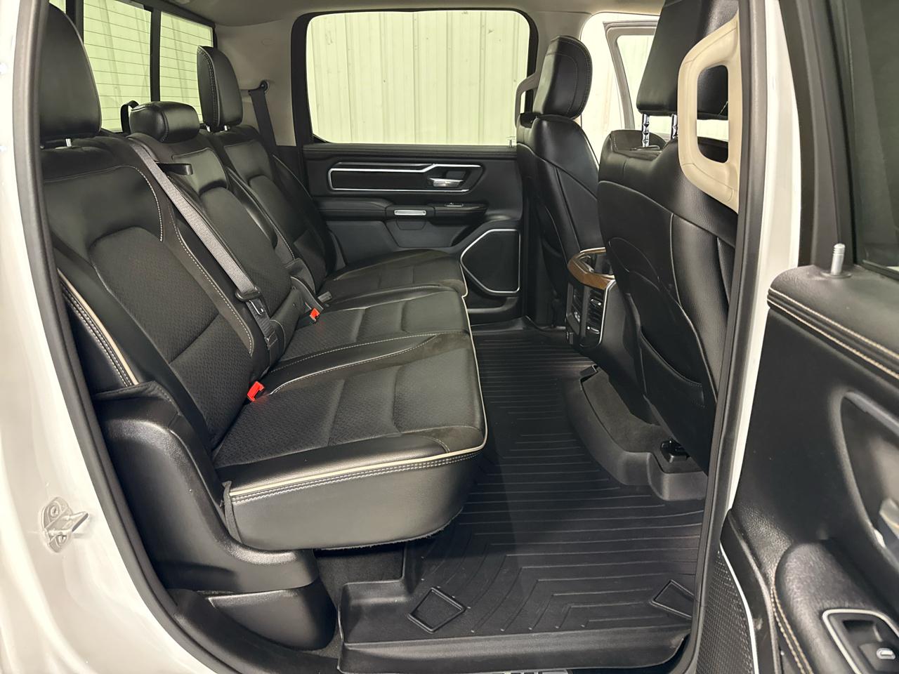 RAM 1500 Laramie 4x4 Crew Cab 5'7" Box 2022