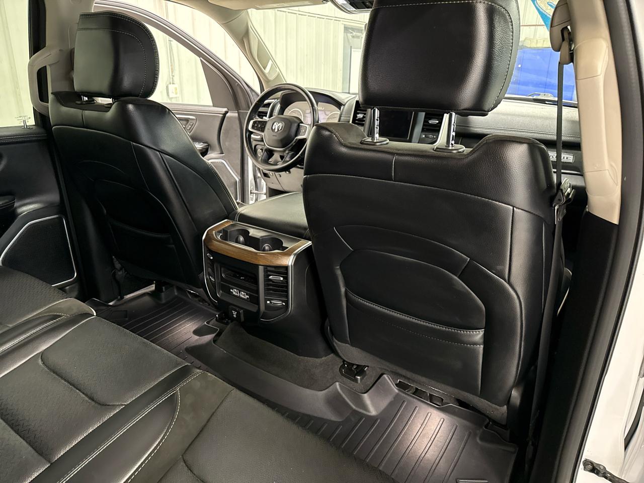 RAM 1500 Laramie 4x4 Crew Cab 5'7" Box 2022