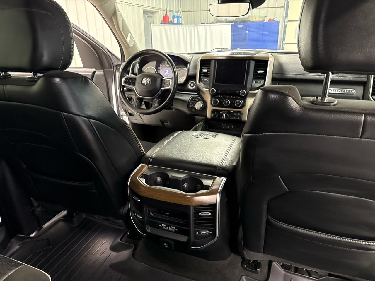 RAM 1500 Laramie 4x4 Crew Cab 5'7" Box 2022