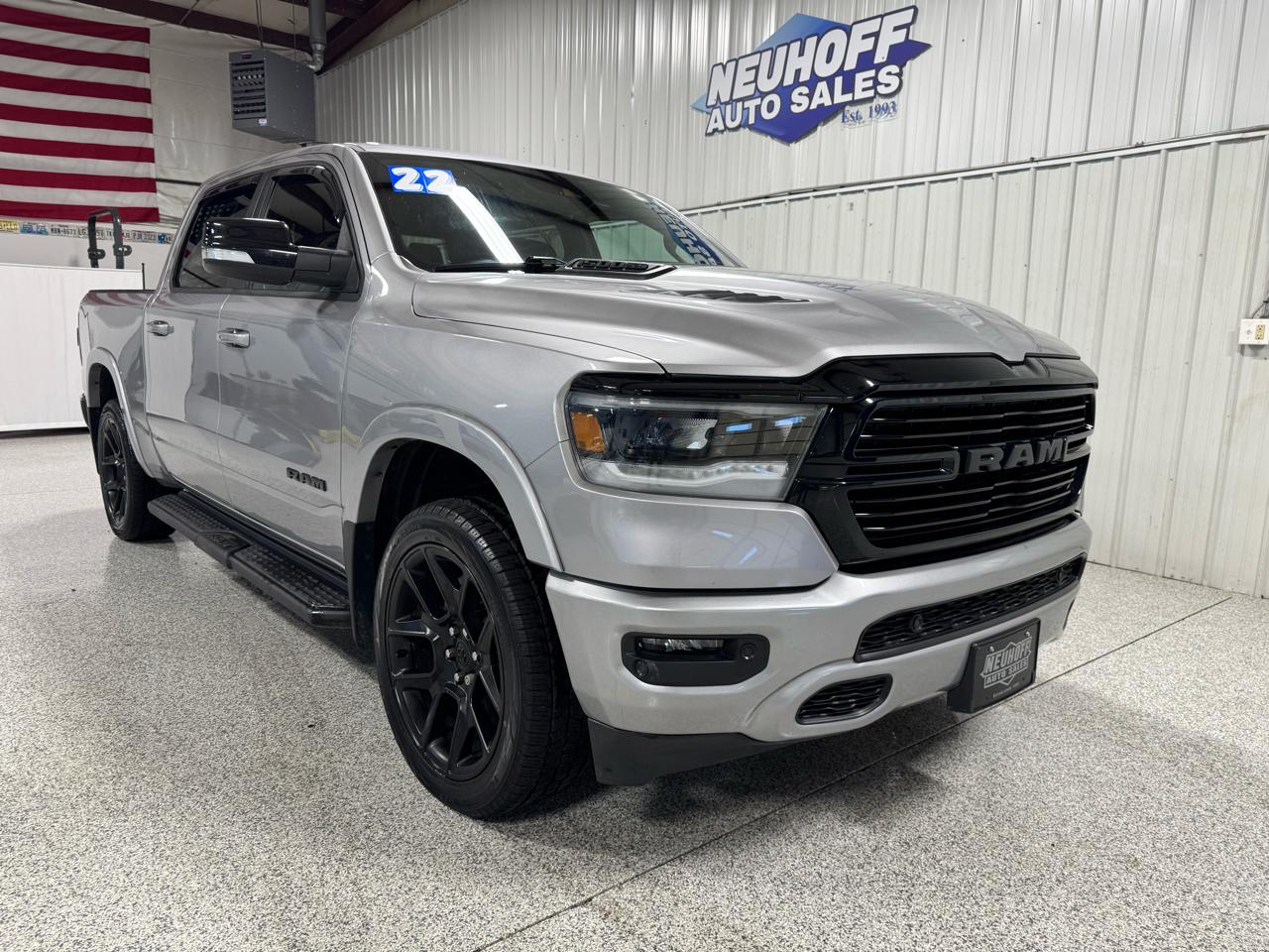 RAM 1500 Laramie 4x4 Crew Cab 5'7" Box 2022