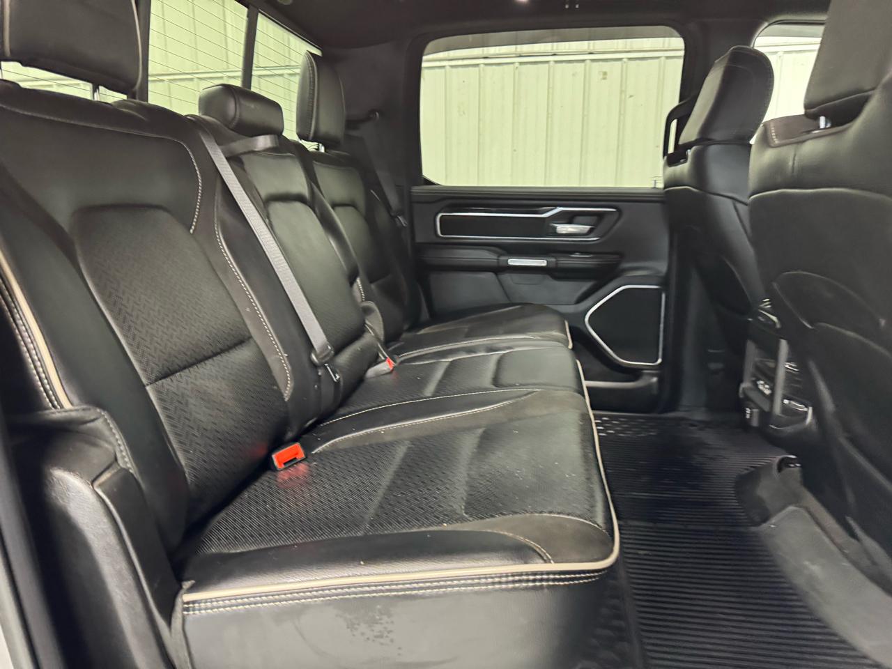 RAM 1500 Laramie 4x4 Crew Cab 5'7" Box 2022