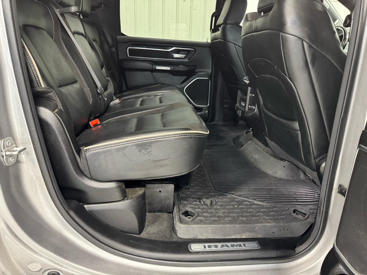 RAM 1500 Laramie 4x4 Crew Cab 5'7" Box 2022