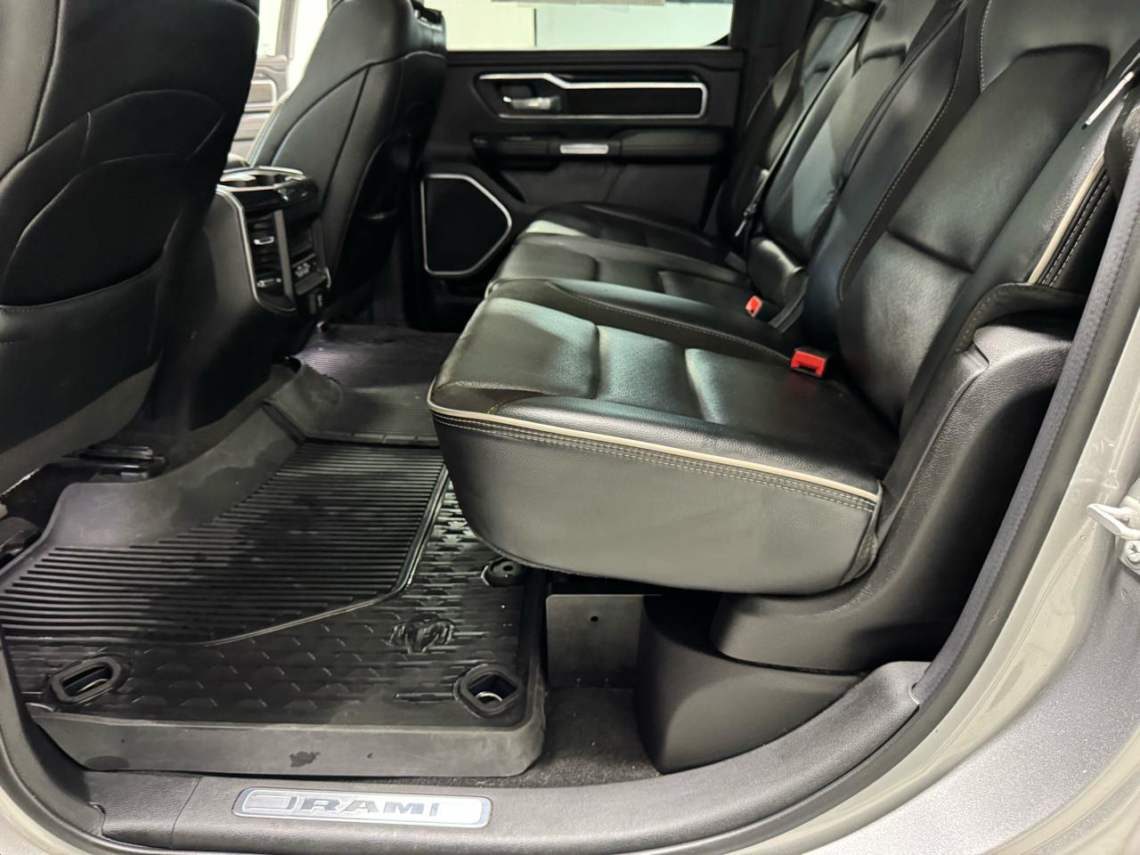 RAM 1500 Laramie 4x4 Crew Cab 5'7" Box 2022