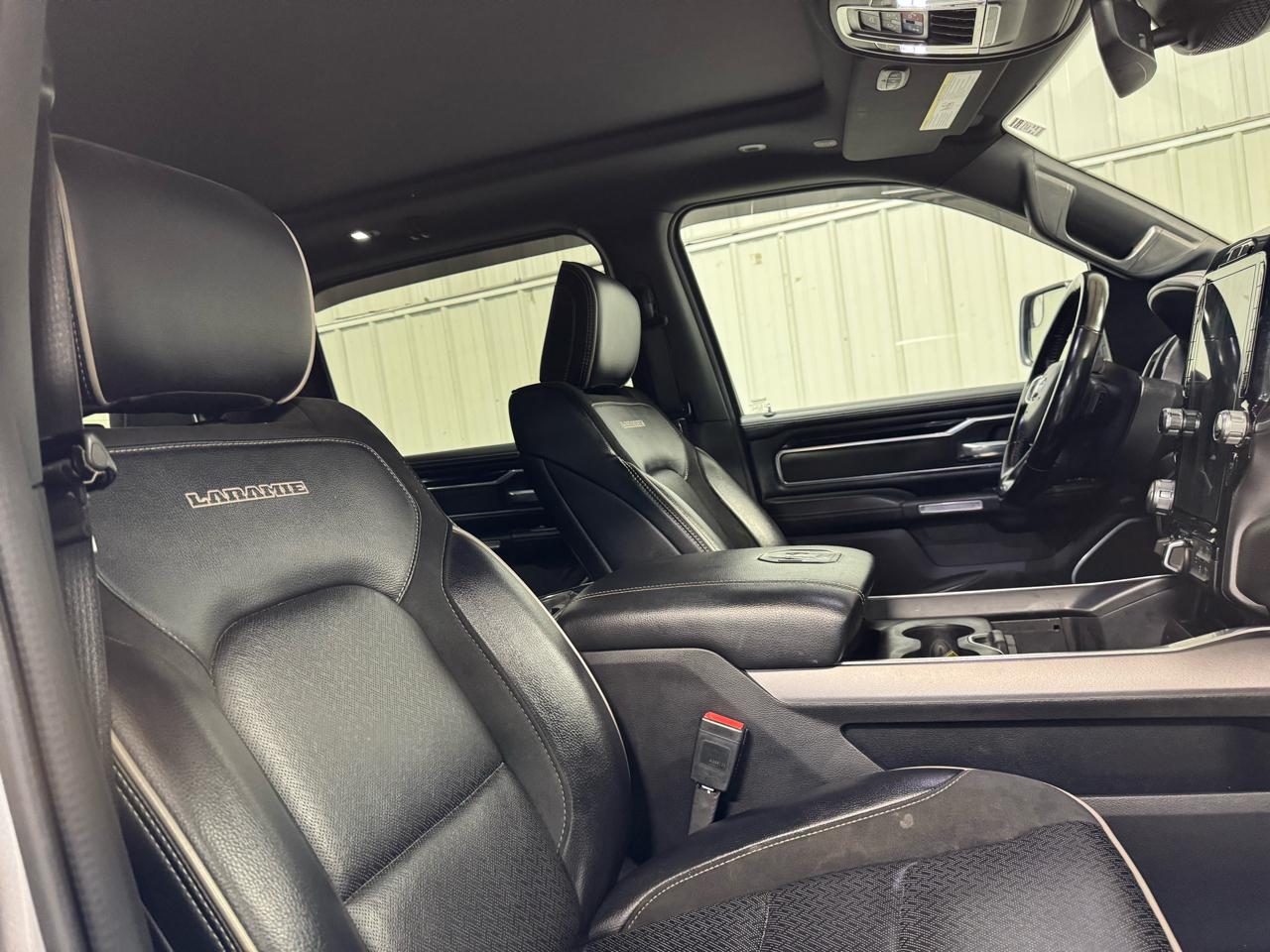 RAM 1500 Laramie 4x4 Crew Cab 5'7" Box 2022