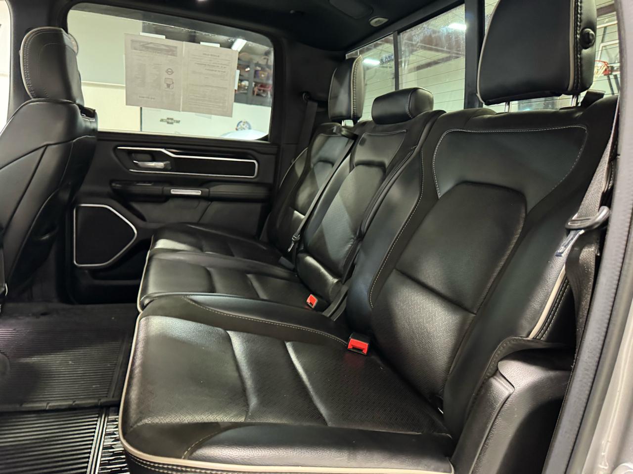 RAM 1500 Laramie 4x4 Crew Cab 5'7" Box 2022