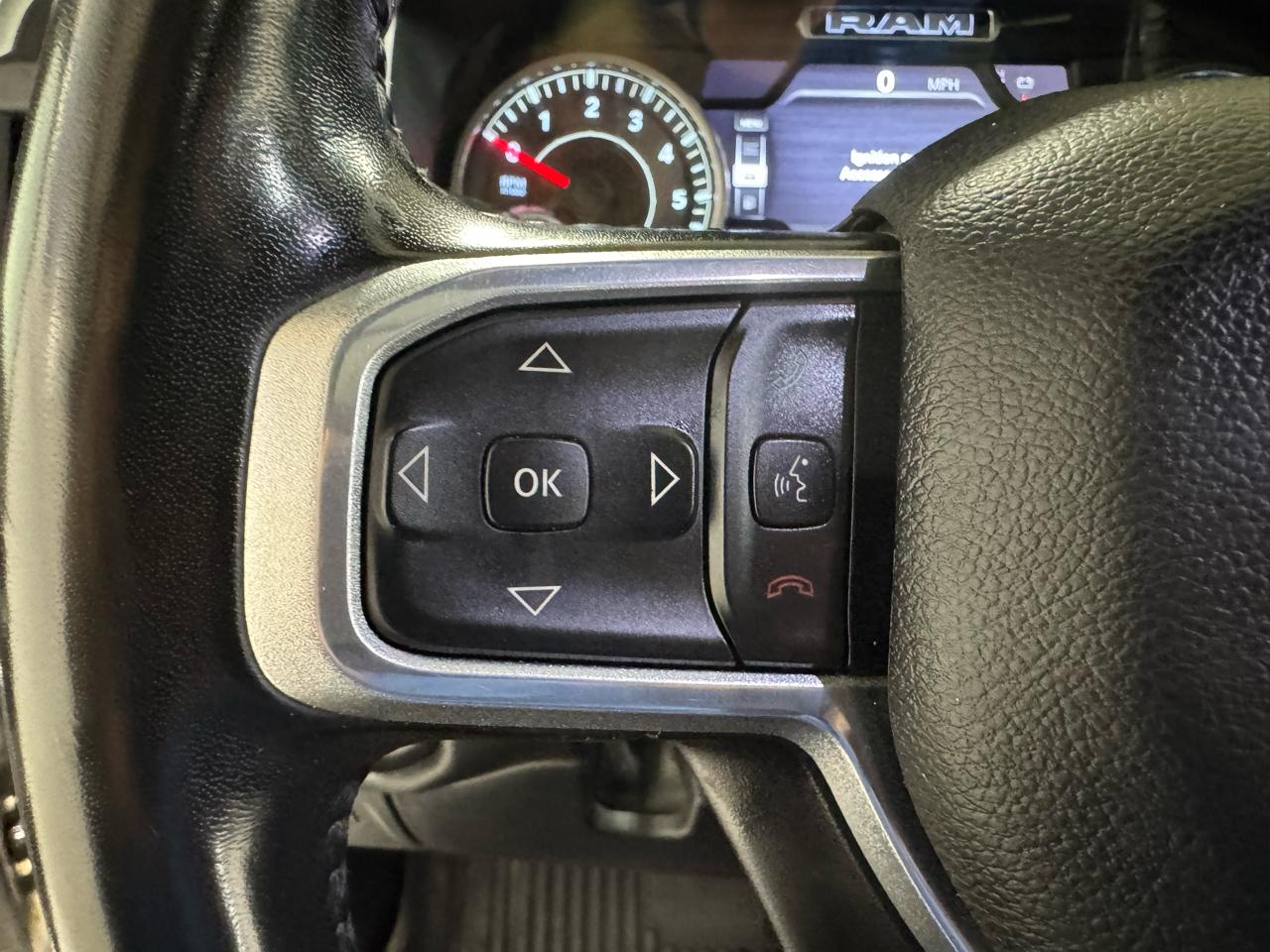 RAM 1500 Laramie 4x4 Crew Cab 5'7" Box 2022