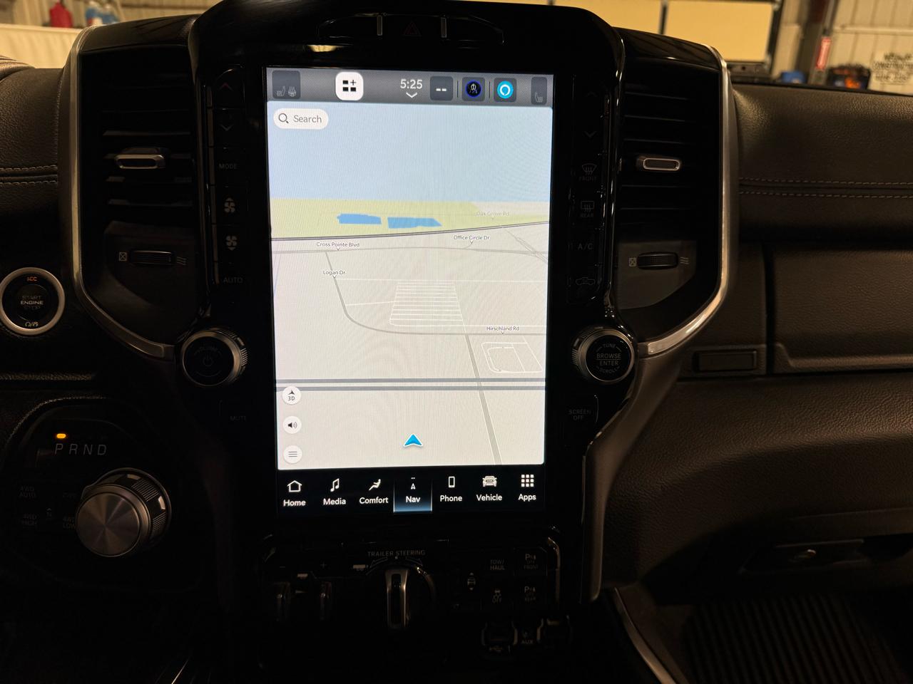 RAM 1500 Laramie 4x4 Crew Cab 5'7" Box 2022