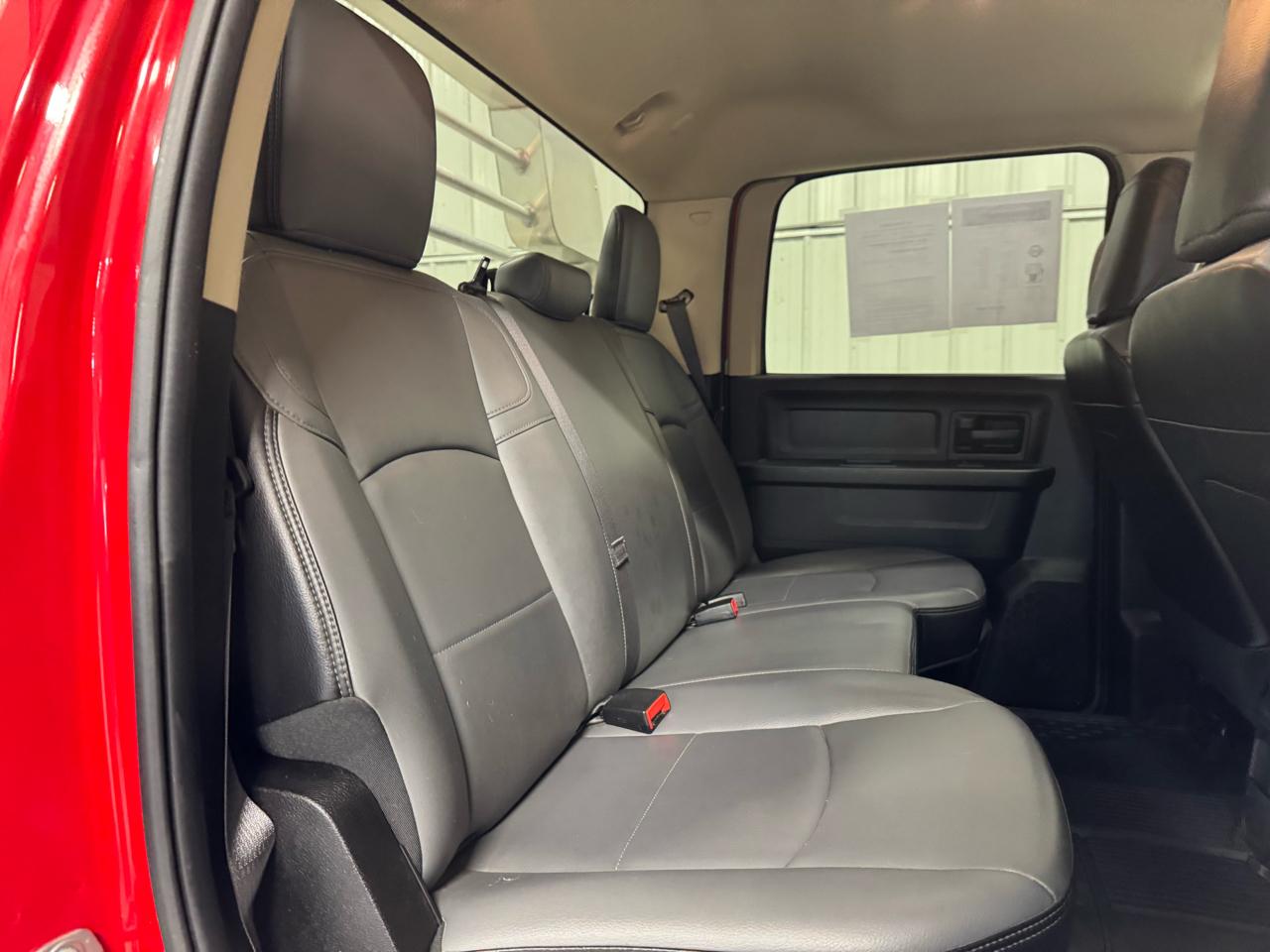 RAM 3500 Tradesman 4x4 Crew Cab 8' Box 2020