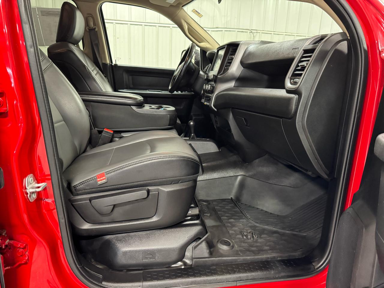 RAM 3500 Tradesman 4x4 Crew Cab 8' Box 2020