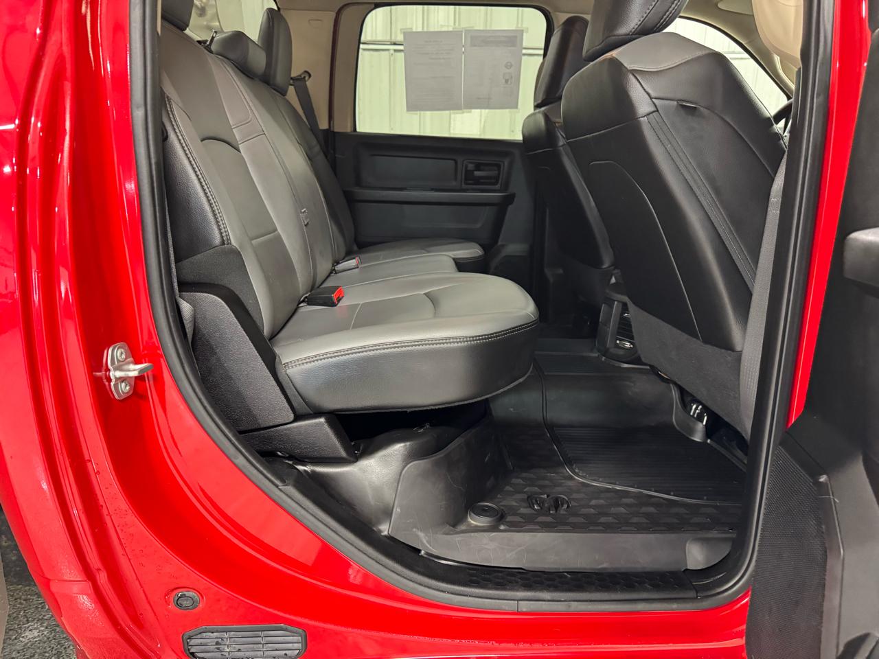 RAM 3500 Tradesman 4x4 Crew Cab 8' Box 2020