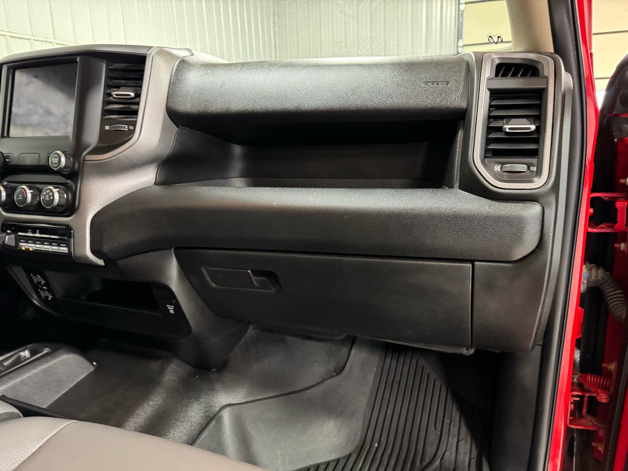 RAM 3500 Tradesman 4x4 Crew Cab 8' Box 2020