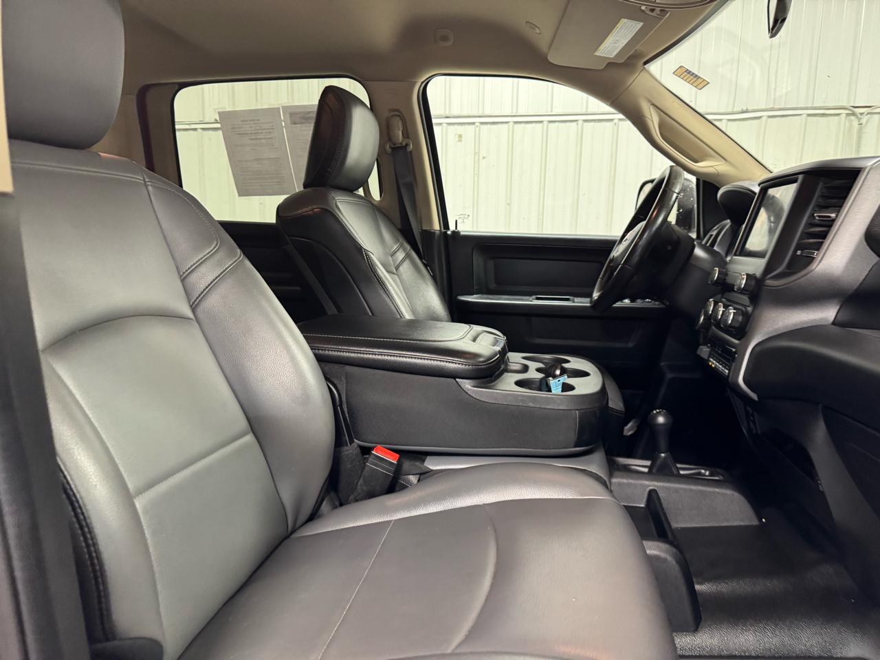 RAM 3500 Tradesman 4x4 Crew Cab 8' Box 2020