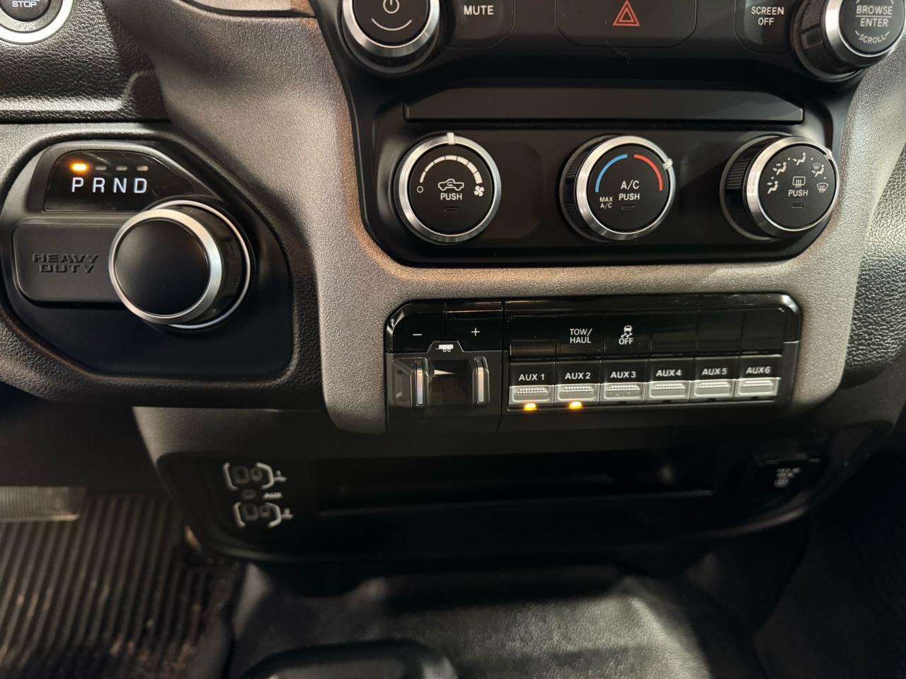 RAM 3500 Tradesman 4x4 Crew Cab 8' Box 2020