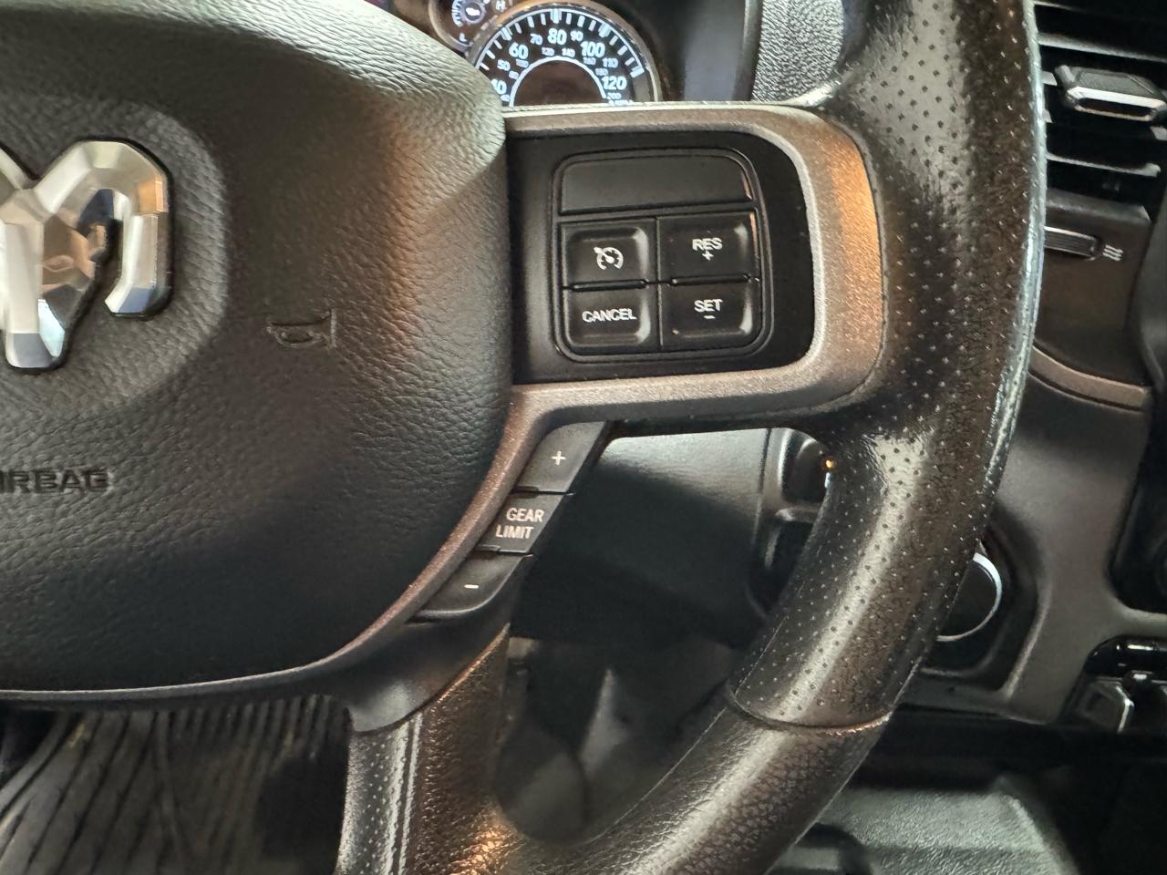 RAM 3500 Tradesman 4x4 Crew Cab 8' Box 2020