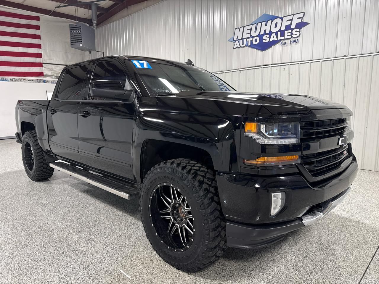 Chevrolet Silverado 1500 4WD Crew Cab 143.5" LT w/2LT 2017