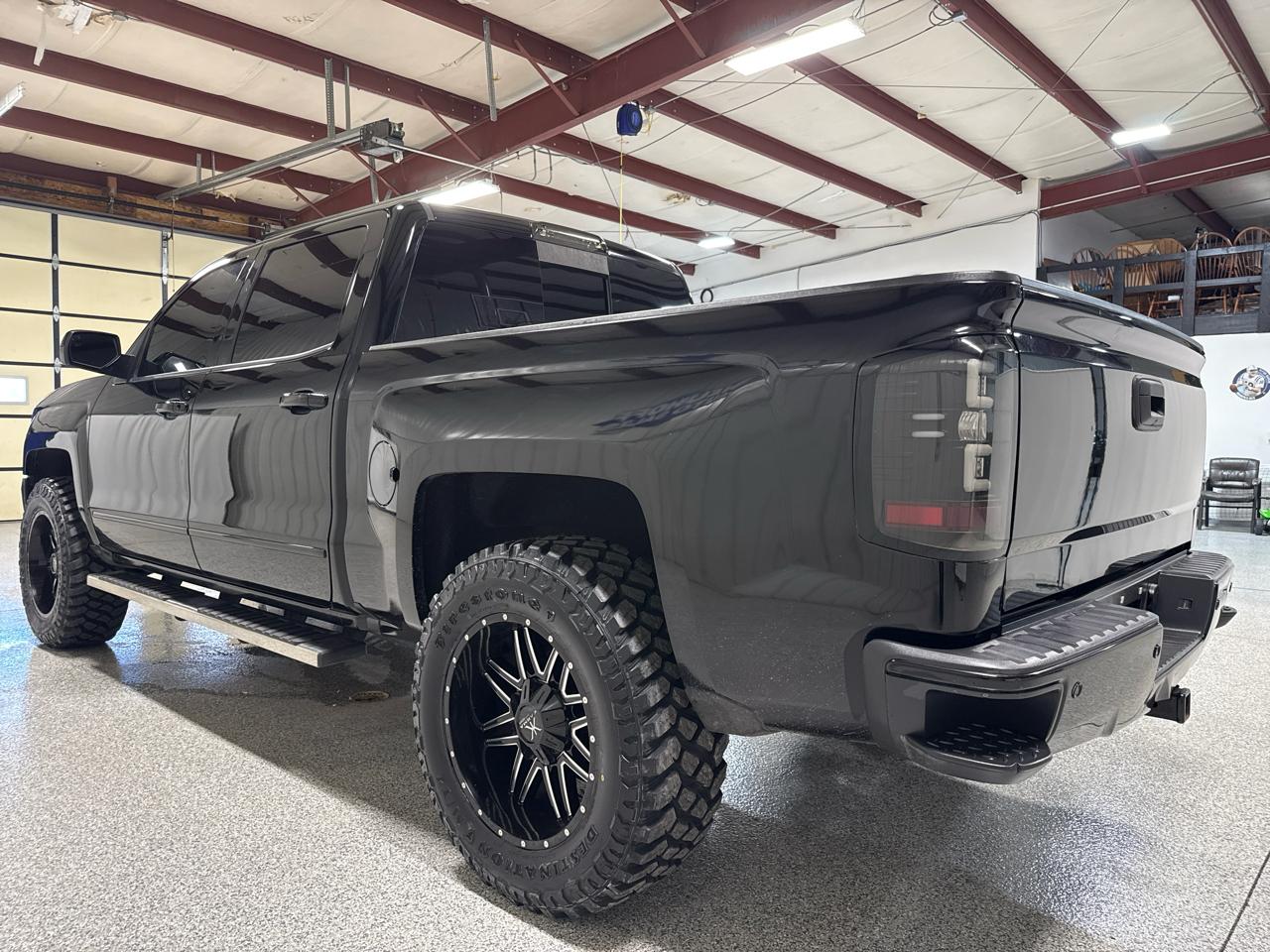 Chevrolet Silverado 1500 4WD Crew Cab 143.5" LT w/2LT 2017