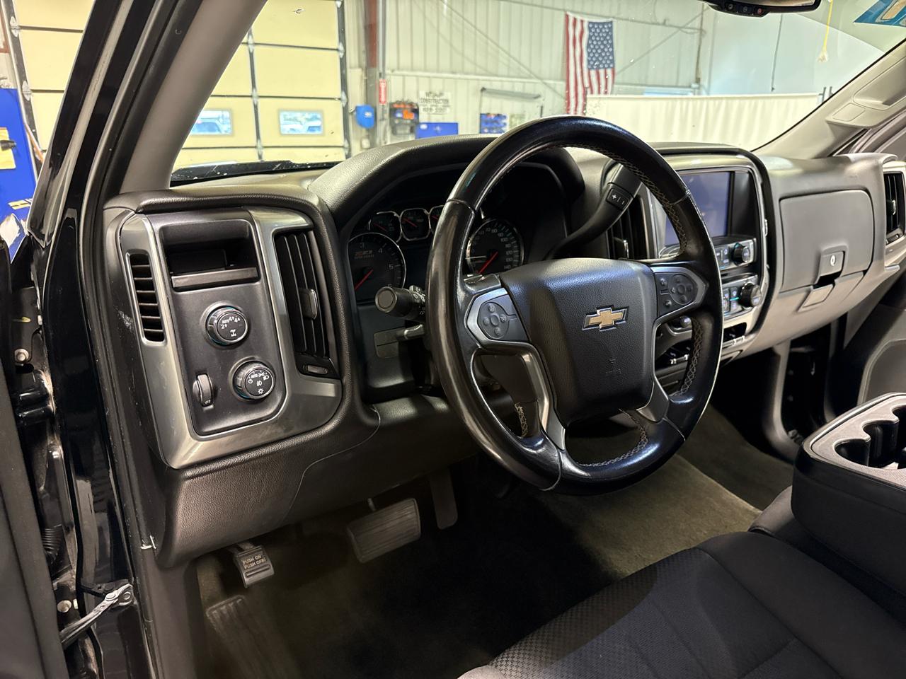 Chevrolet Silverado 1500 4WD Crew Cab 143.5" LT w/2LT 2017