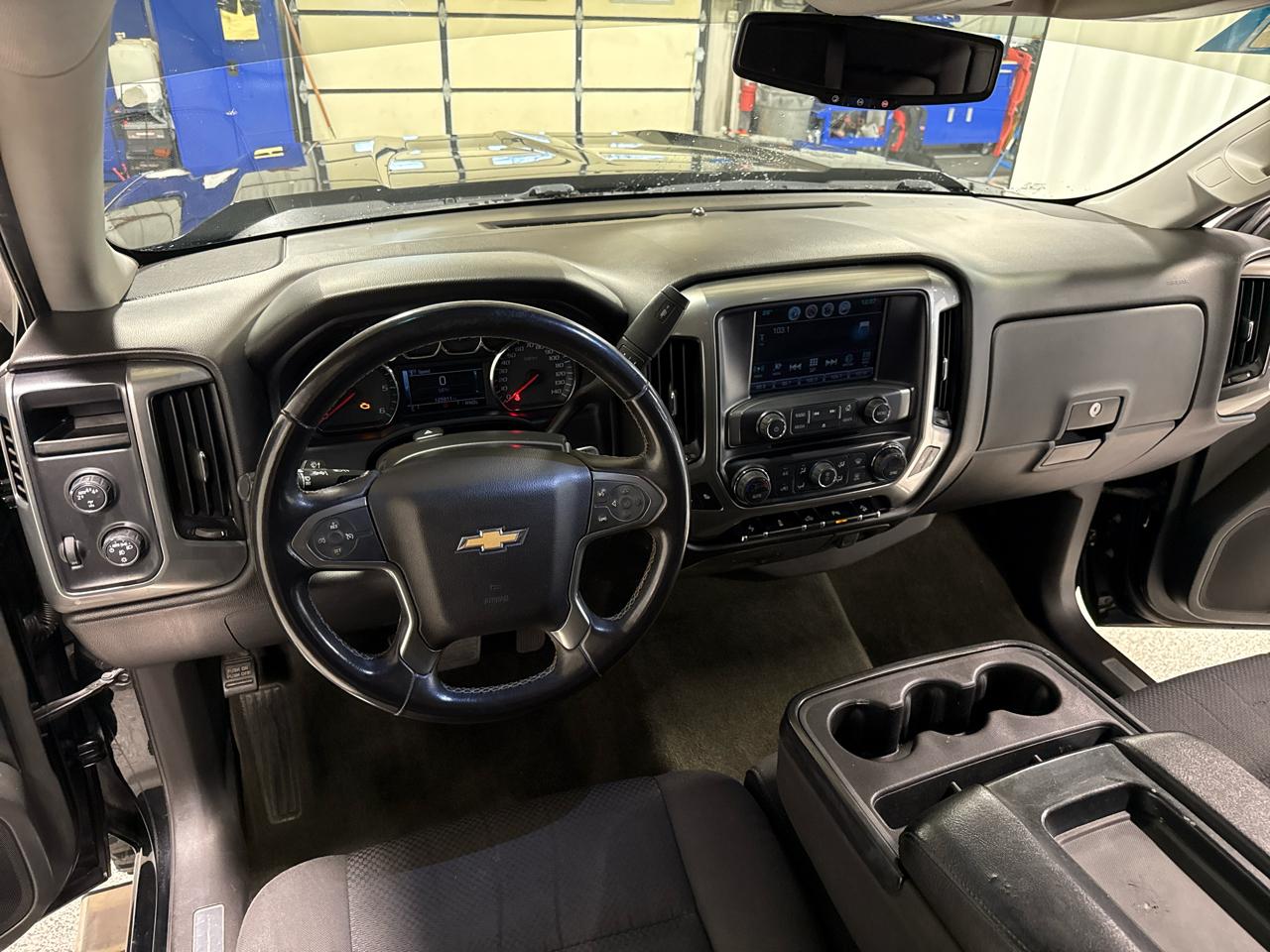 Chevrolet Silverado 1500 4WD Crew Cab 143.5" LT w/2LT 2017