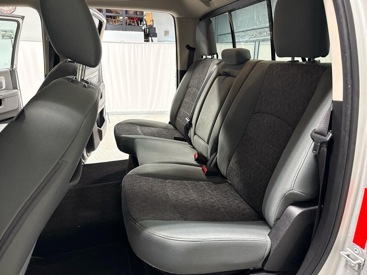 RAM 1500 2WD Crew Cab 140.5" Big Horn 2016