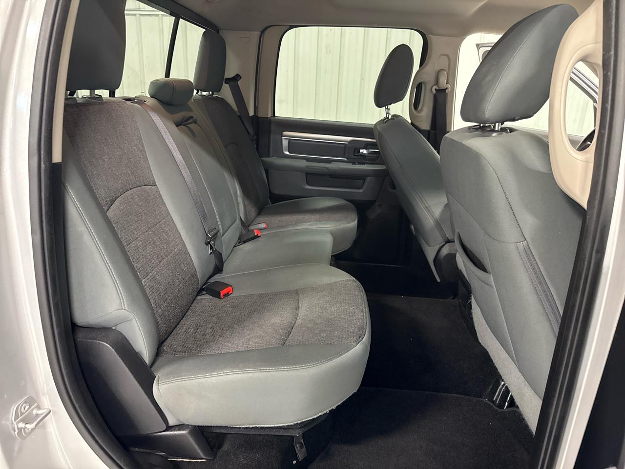 RAM 1500 2WD Crew Cab 140.5" Big Horn 2016