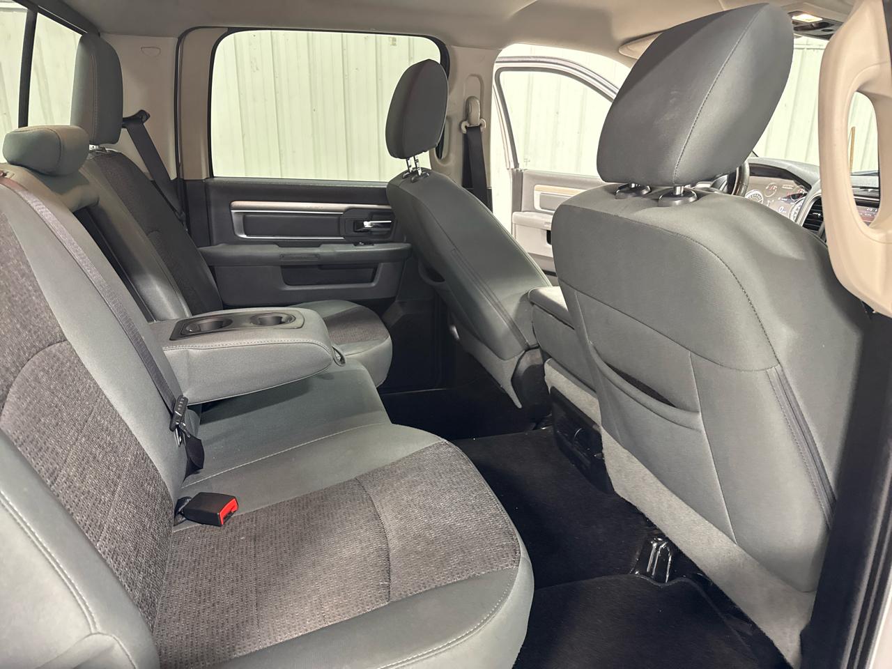 RAM 1500 2WD Crew Cab 140.5" Big Horn 2016