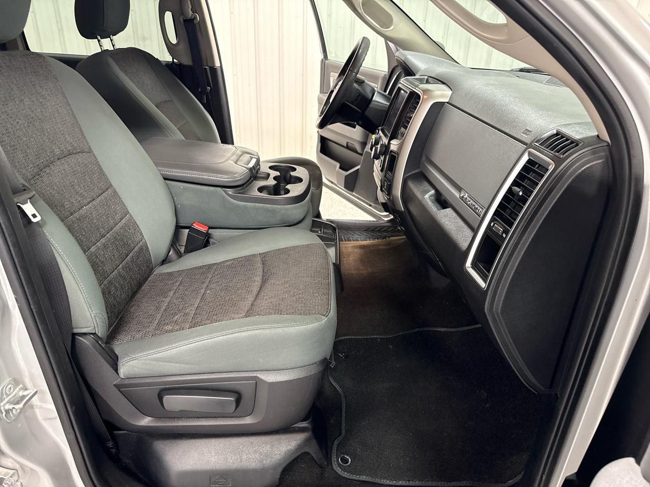 RAM 1500 2WD Crew Cab 140.5" Big Horn 2016