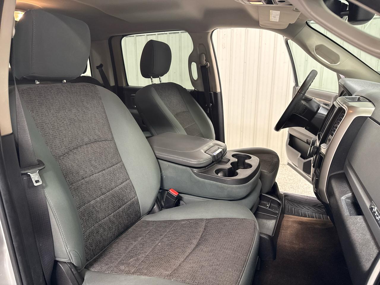 RAM 1500 2WD Crew Cab 140.5" Big Horn 2016