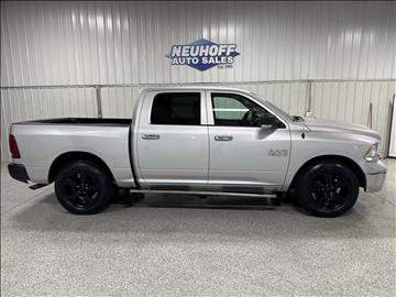 2016 RAM 1500 2WD Crew Cab 140.5" Big Horn