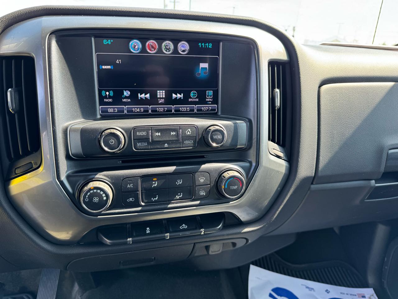 Chevrolet Silverado 1500 4WD Reg Cab 133.0" LT w/1LT 2017