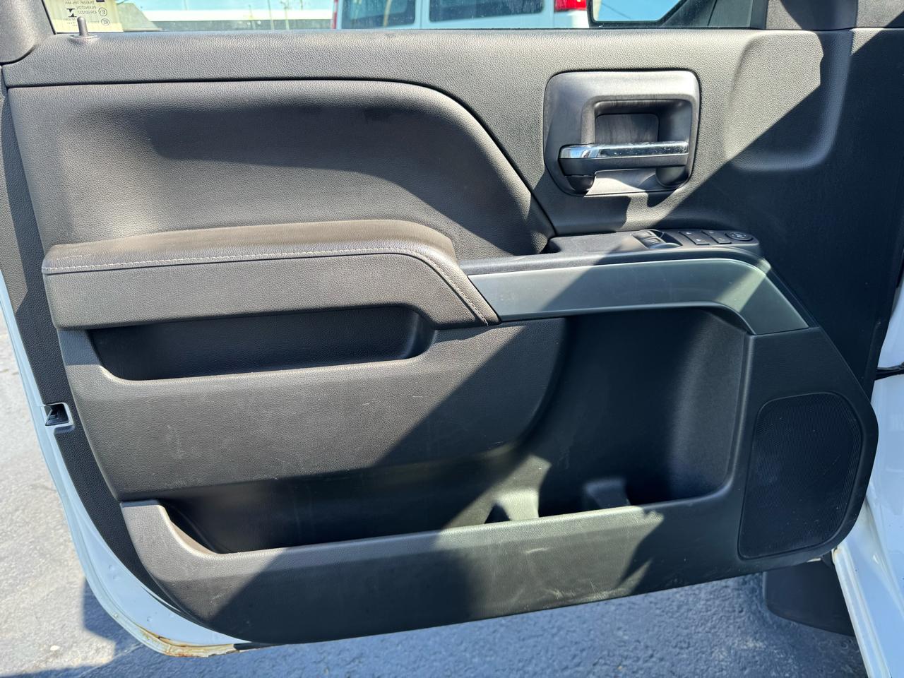 Chevrolet Silverado 1500 4WD Reg Cab 133.0" LT w/1LT 2017