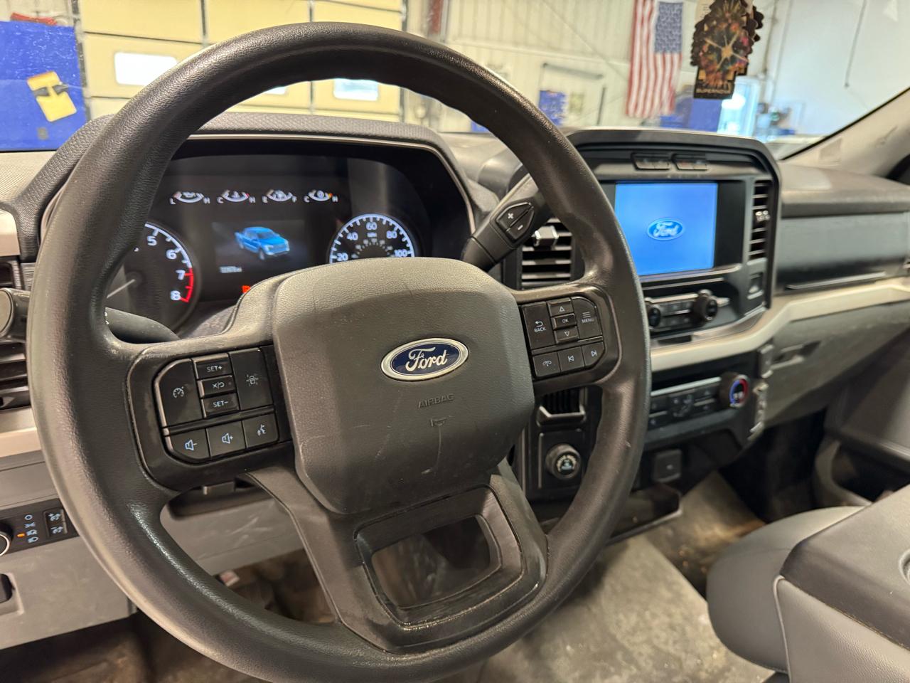 Ford F-150 XLT 2WD Reg Cab 8' Box 2021