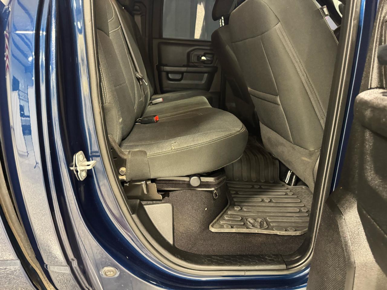 RAM 1500 Classic Warlock 4x4 Quad Cab 6'4" Box 2022