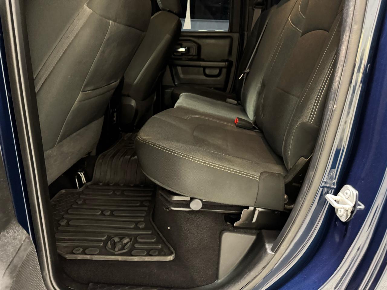 RAM 1500 Classic Warlock 4x4 Quad Cab 6'4" Box 2022