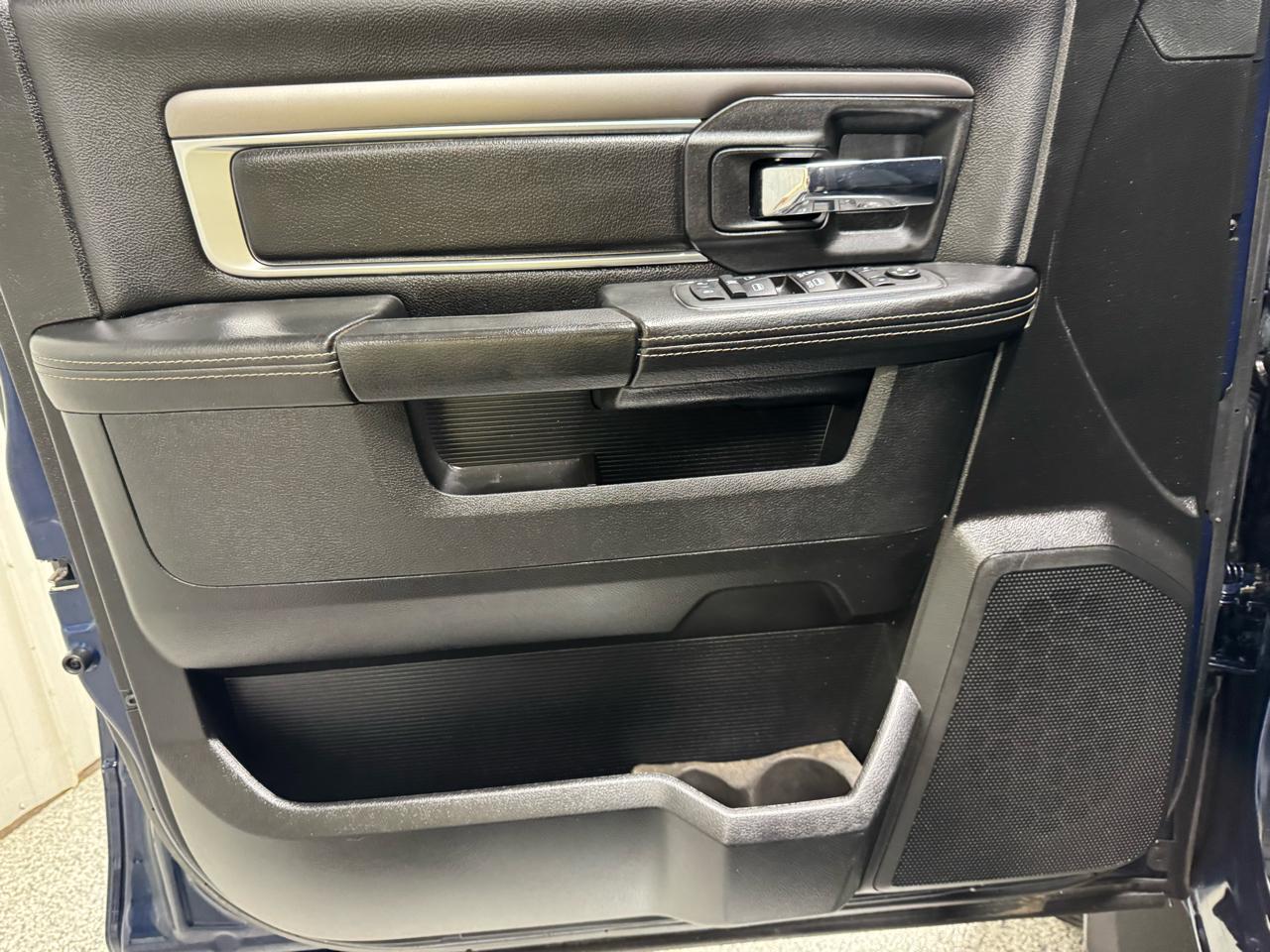 RAM 1500 Classic Warlock 4x4 Quad Cab 6'4" Box 2022